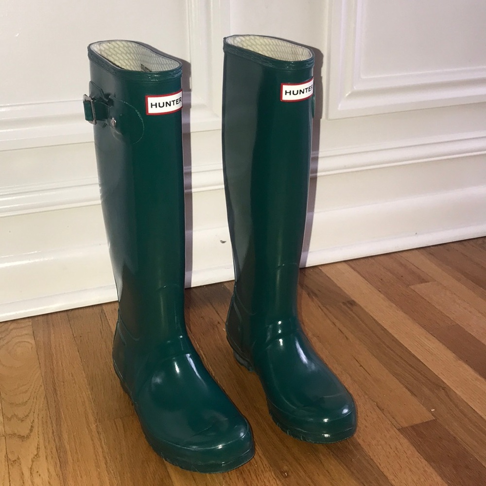 Hunter rain boots women’s 6 and men’s 5